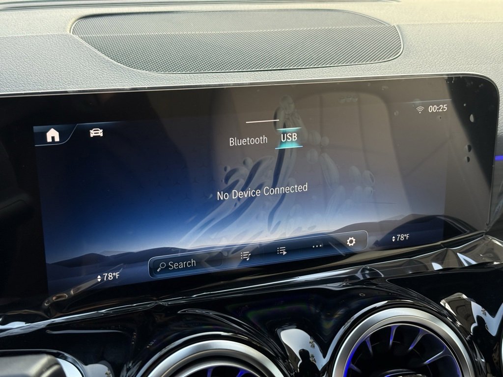 New 2026 Mercedes-Benz GLB 250 image 6