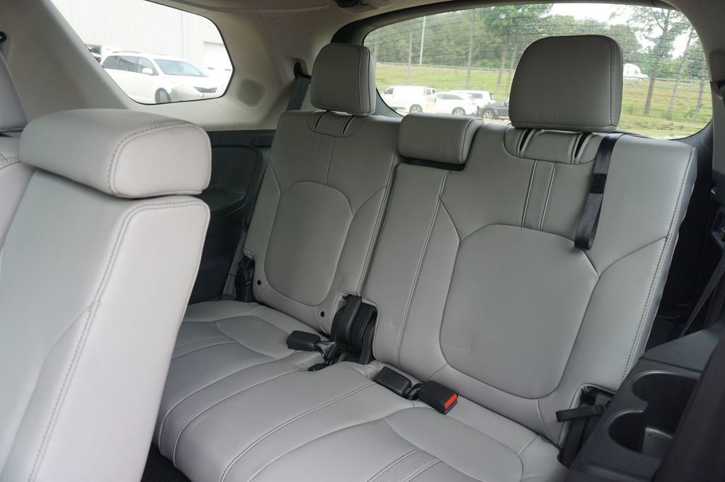 Used 2024 Honda Pilot Touring image 17