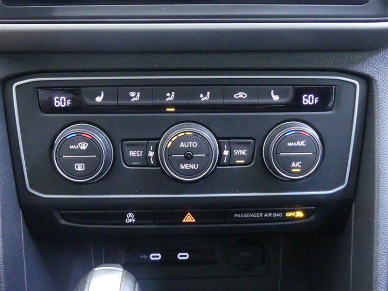 Used 2021 Volkswagen Atlas SE w/ Panoramic Sunroof Package image 16