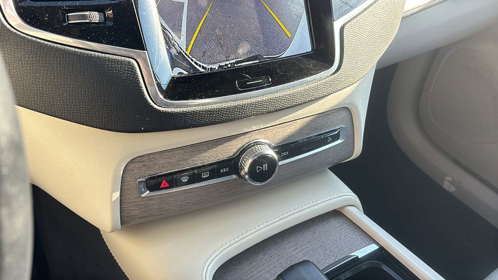 Used 2023 Volvo XC90 B6 Plus image 20