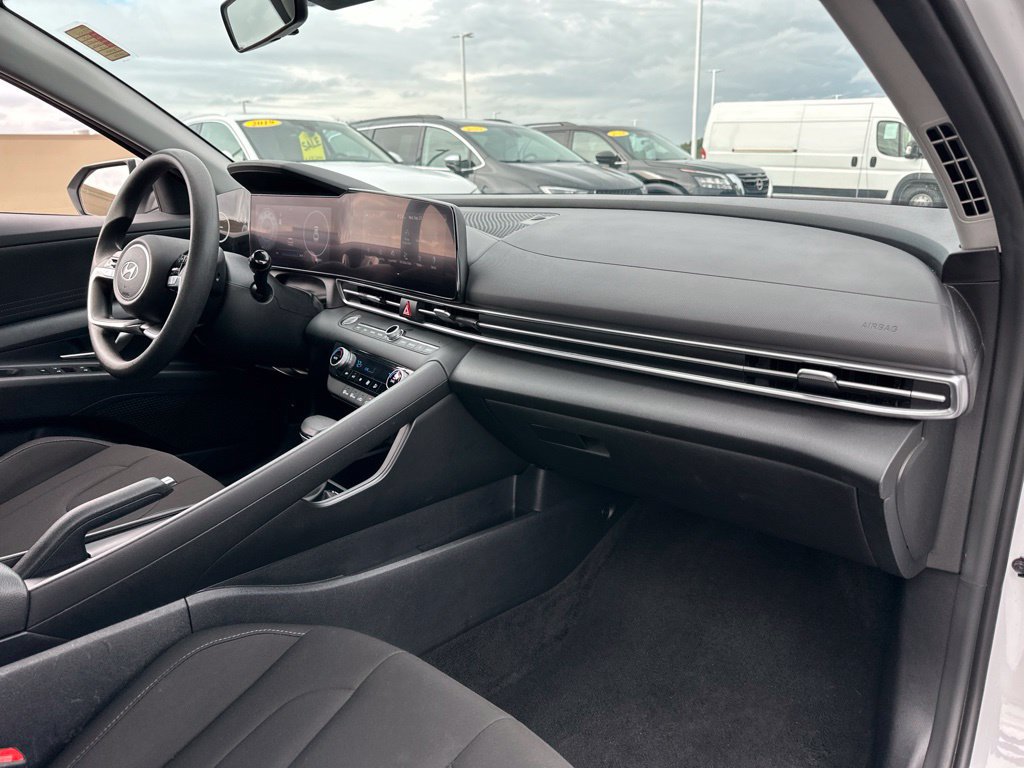 Used 2024 Hyundai Elantra SEL FWD image 22