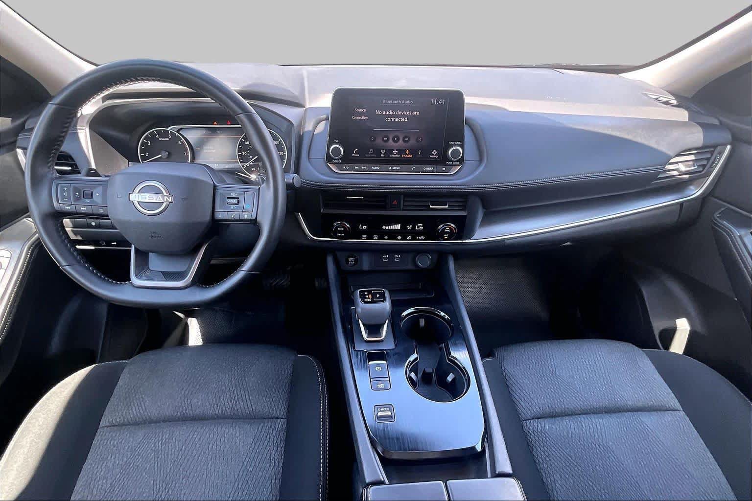 Used 2025 Nissan Rogue SV FWD image 15