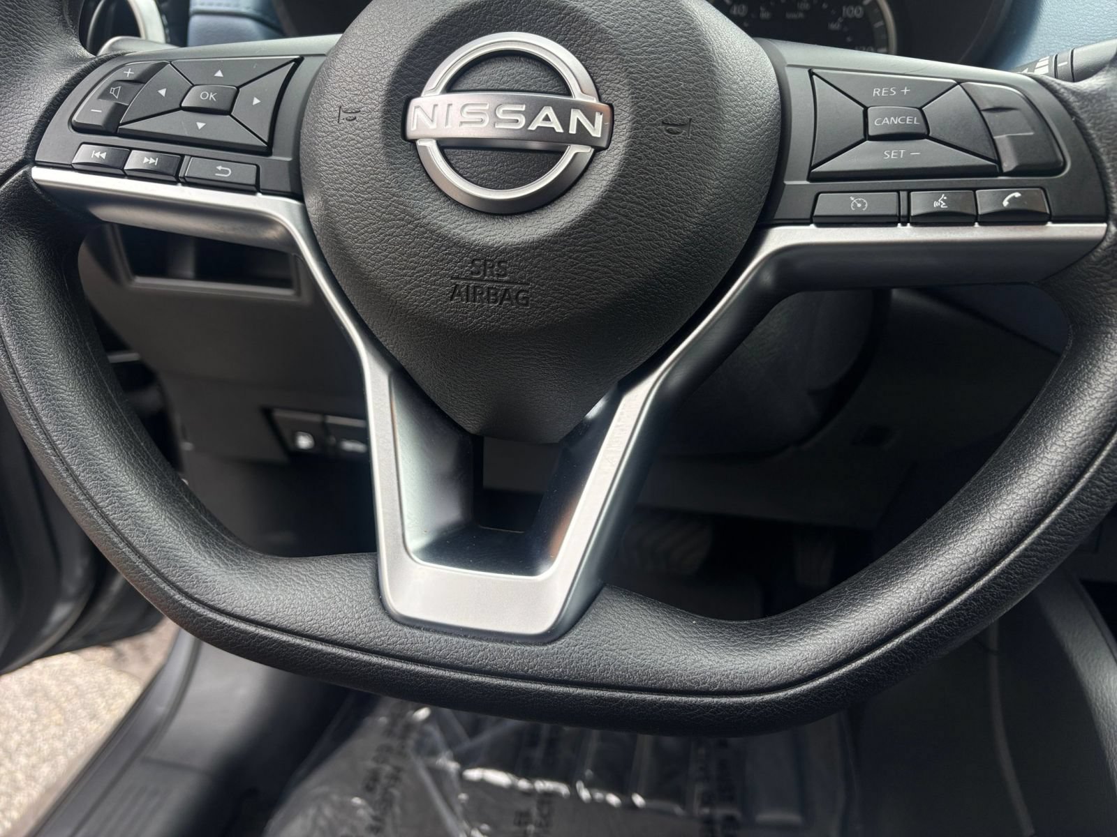 Used 2025 Nissan Versa SV FWD image 26