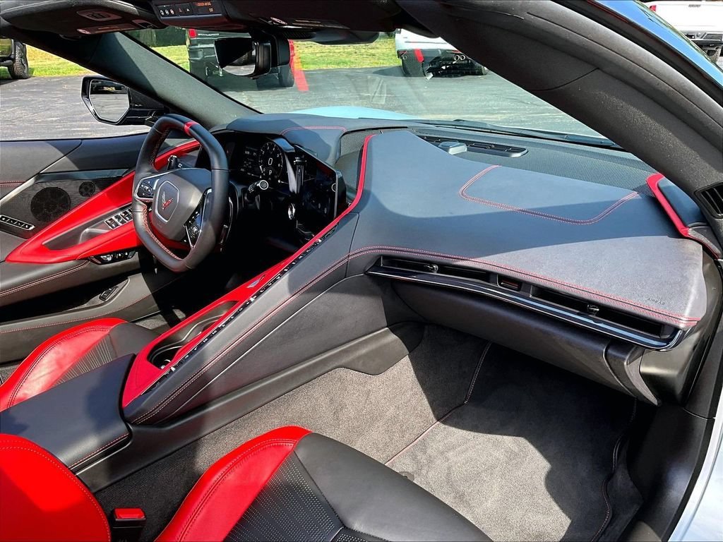Used 2024 Chevrolet Corvette Stingray Preferred Conv w/ Z51 Performance Package RWD image 19