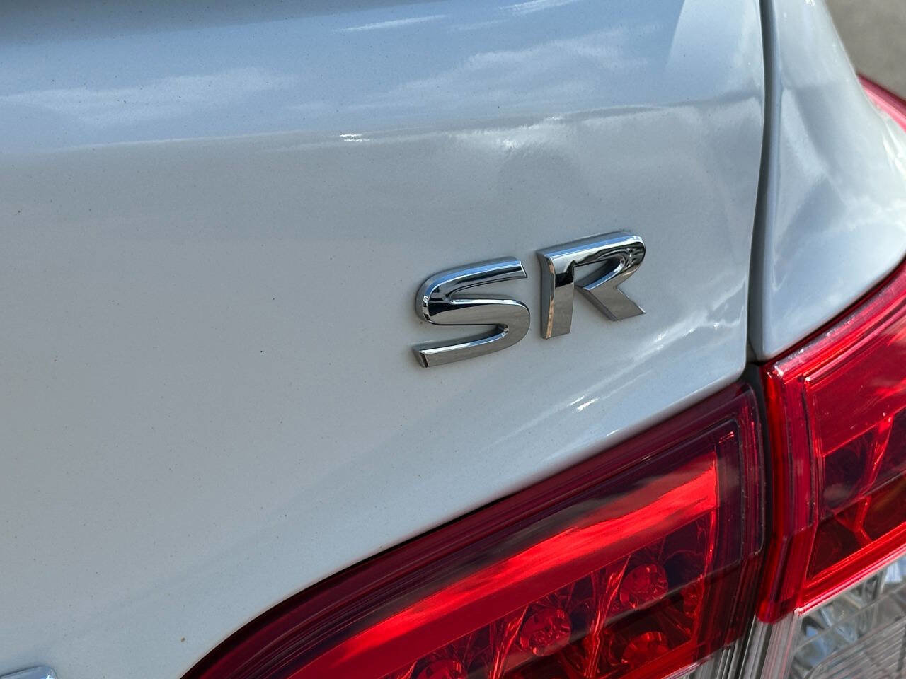 Used 2015 Nissan Sentra SR image 19