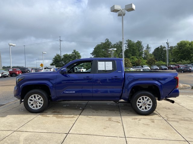 Used 2025 Toyota Tacoma SR5 AWD/4WD image 7