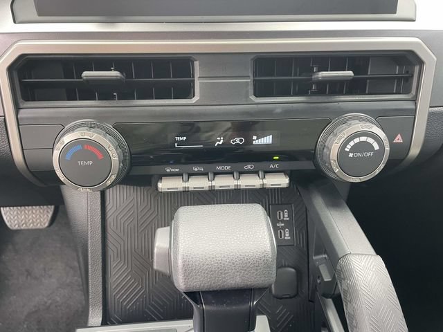 Used 2025 Toyota 4Runner SR5 AWD/4WD image 34