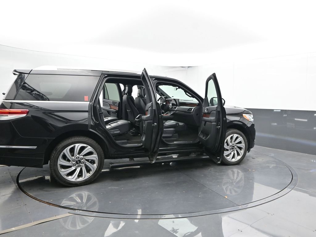 Used 2024 Lincoln Navigator Premiere image 53