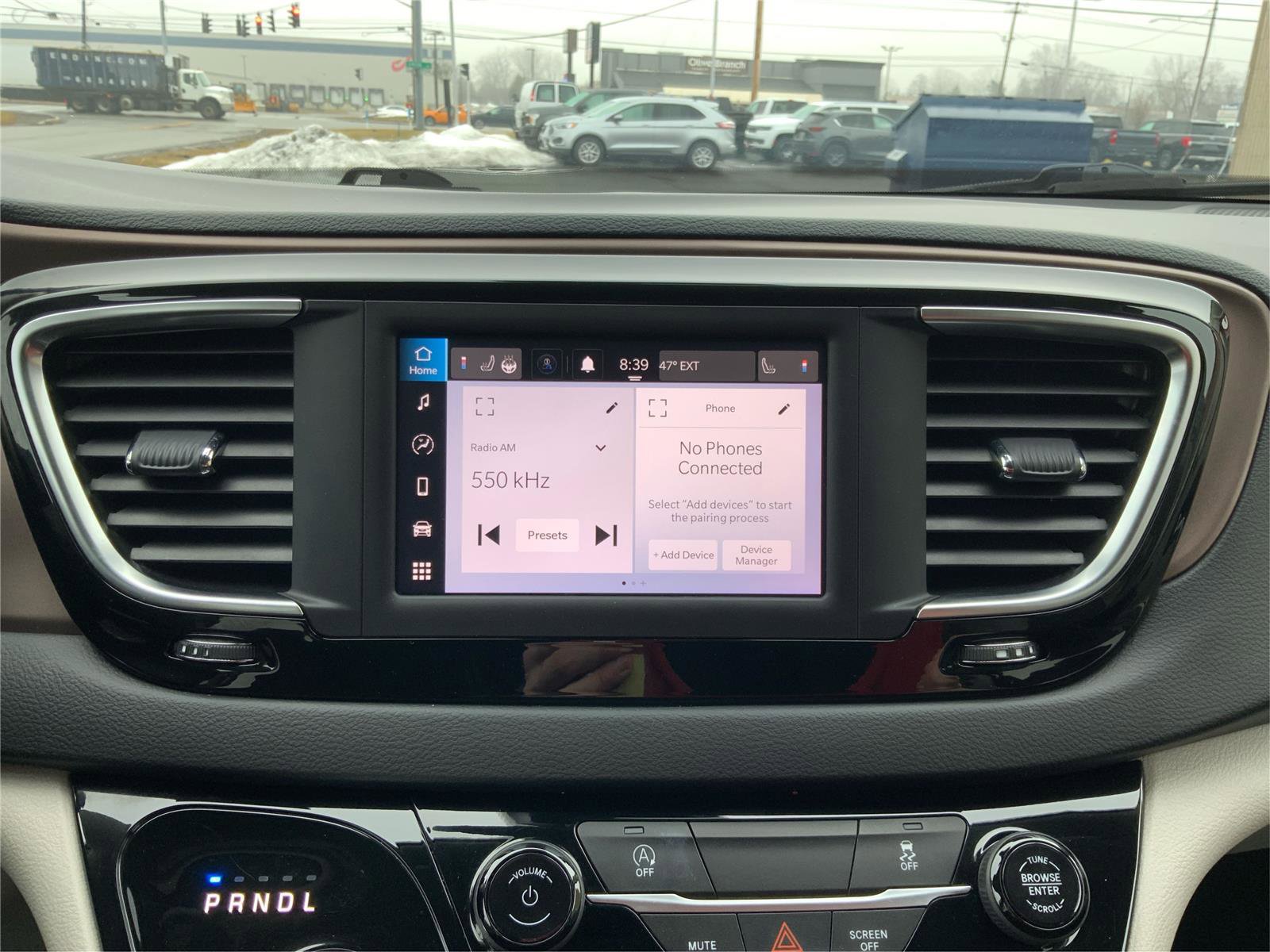 Used 2023 Chrysler Voyager LX image 13