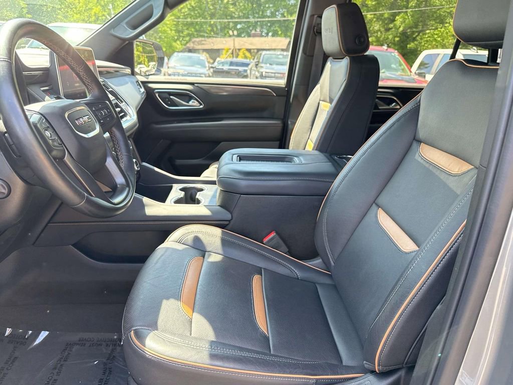 Used 2024 GMC Yukon AT4 w/ Technology Package AWD/4WD image 14