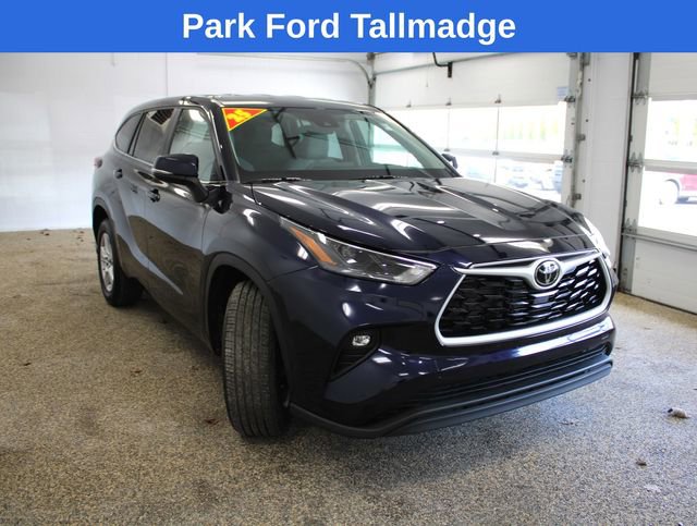 Used 2025 Toyota Highlander LE image 8