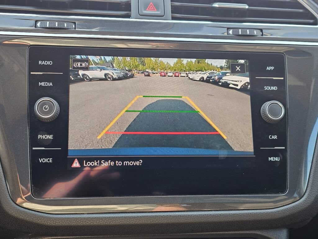 Used 2022 Volkswagen Tiguan SE AWD/4WD image 15