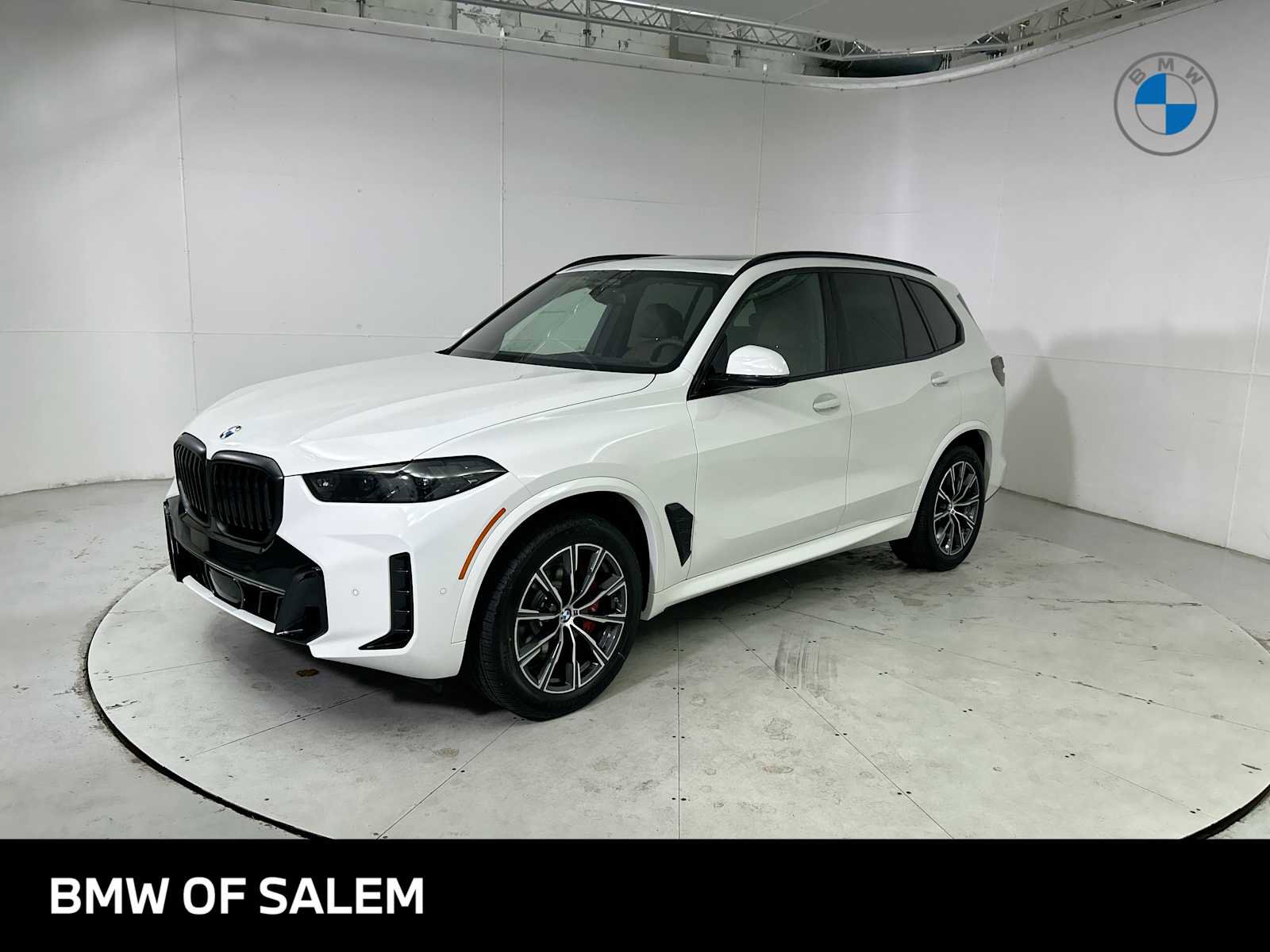 New 2026 BMW X5 xDrive40i w/ M Sport Package image 1