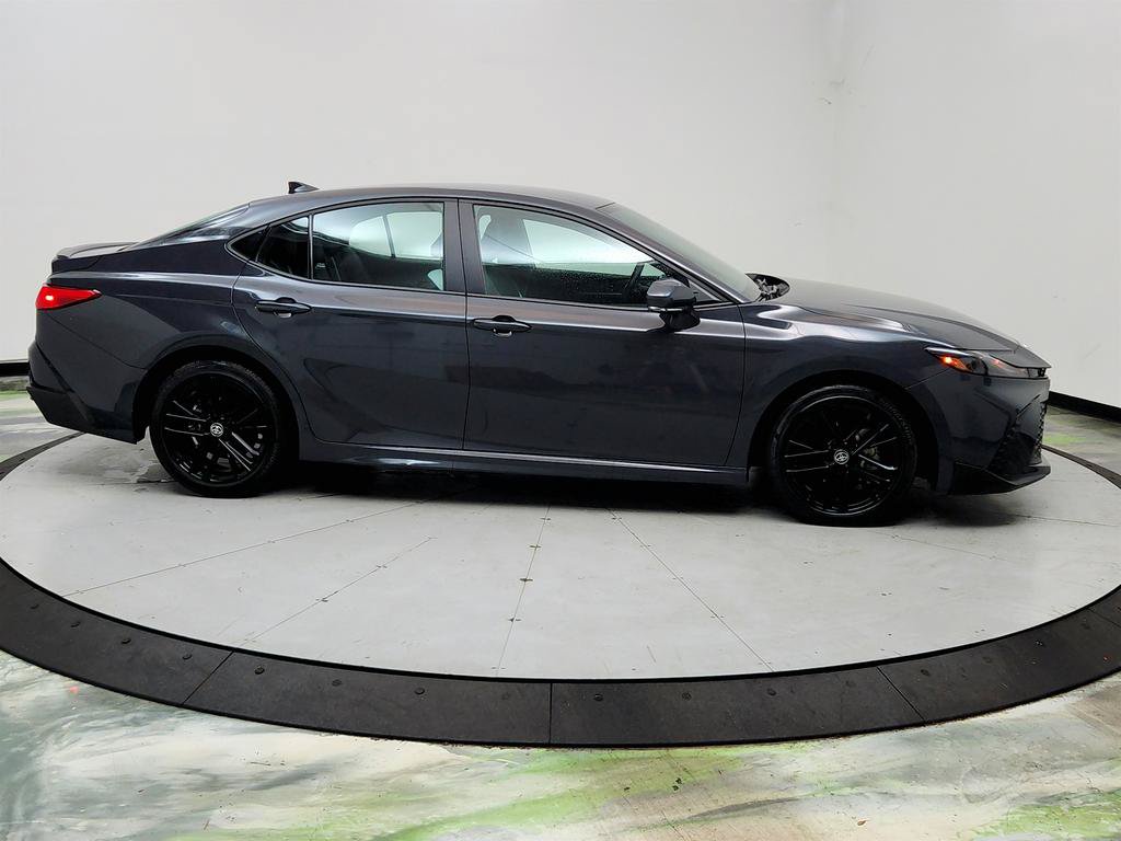 Used 2025 Toyota Camry SE FWD image 4
