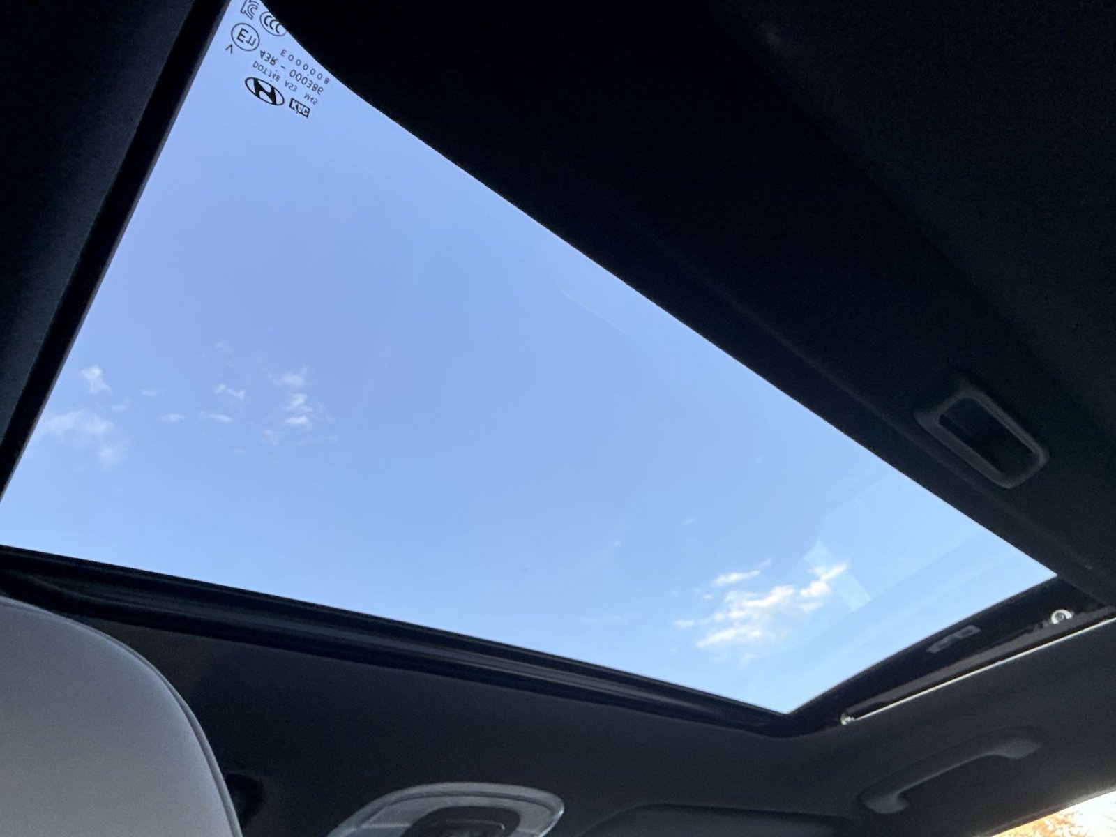 New 2025 Hyundai Elantra Limited image 24