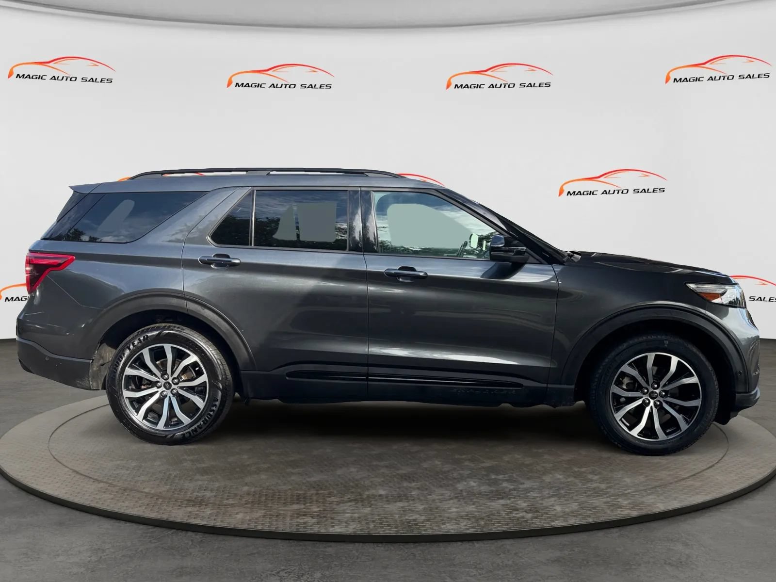 Used 2020 Ford Explorer ST w/ Premium Technology Package AWD/4WD image 6