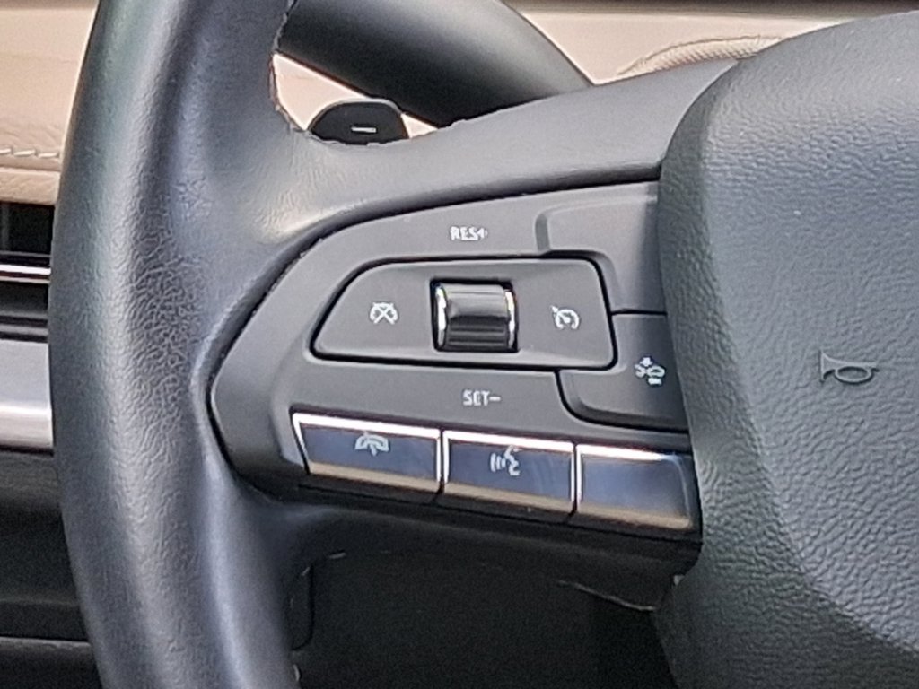 Certified 2024 Cadillac XT4 Luxury FWD image 11