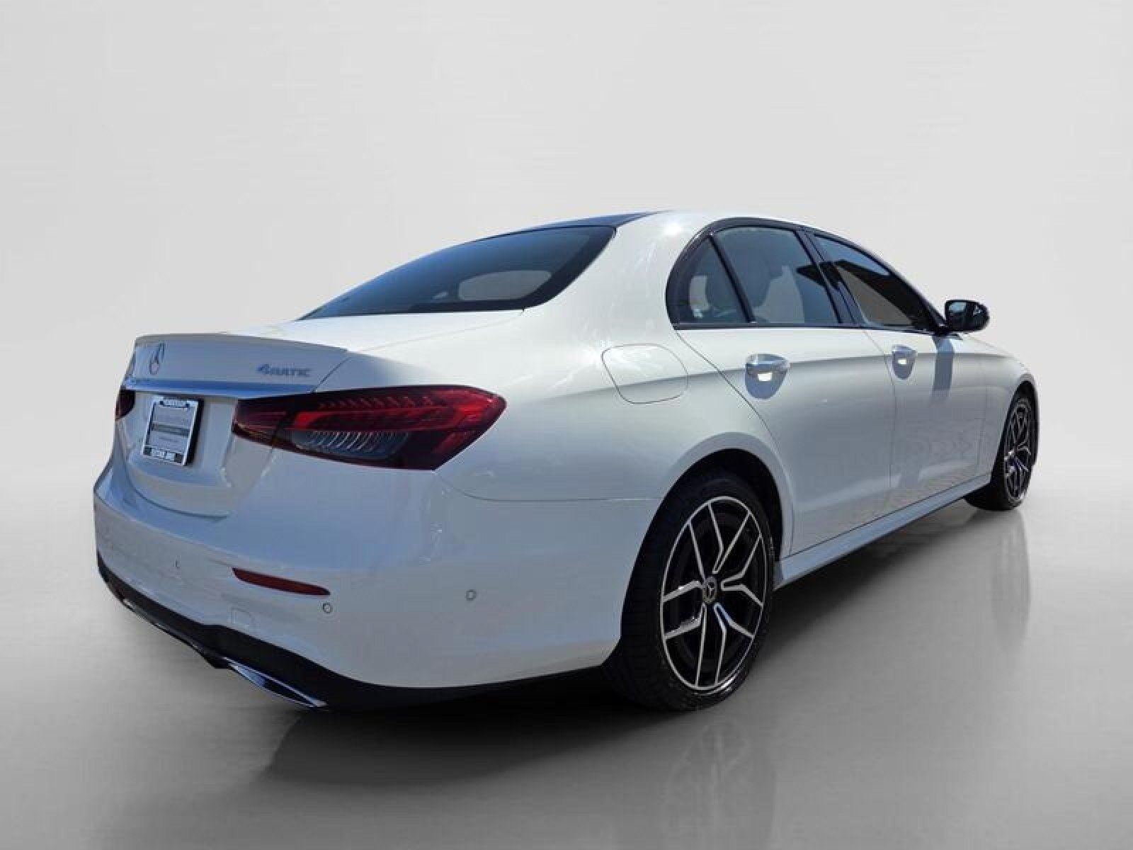 Used 2023 Mercedes-Benz E 450 4MATIC Sedan image 5
