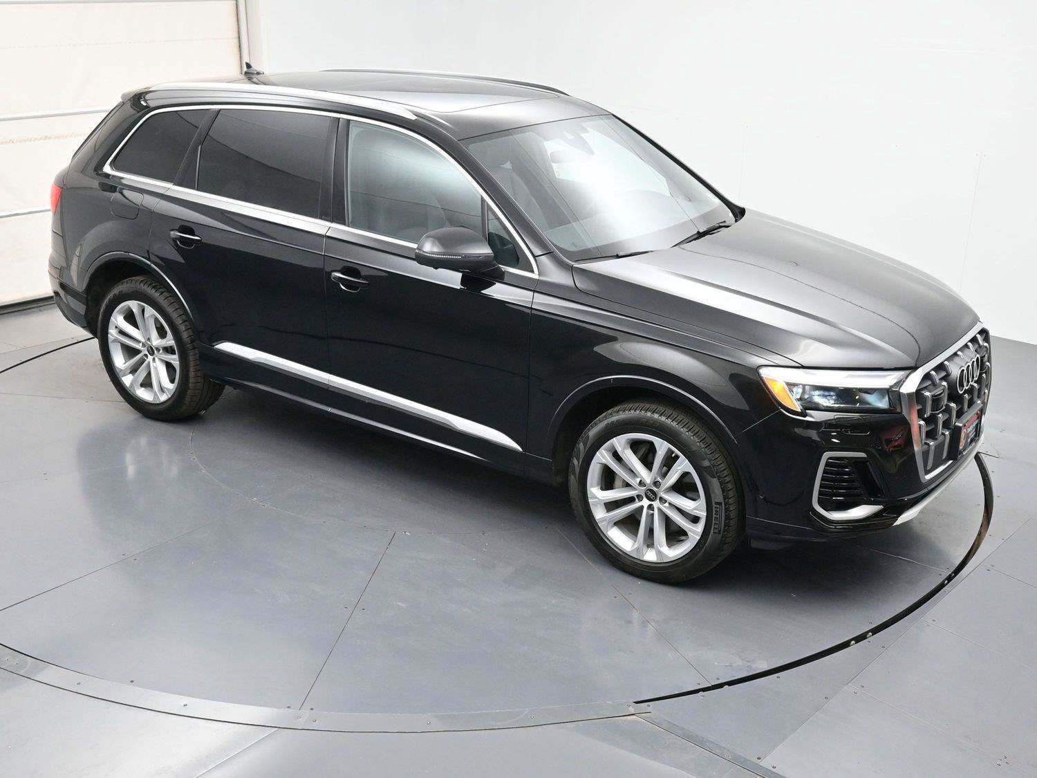 Used 2025 Audi Q7 3.0T Premium Plus AWD/4WD image 37