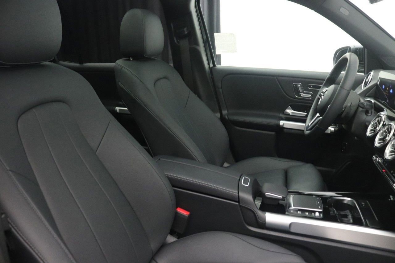 Certified 2023 Mercedes-Benz GLB 250 image 31