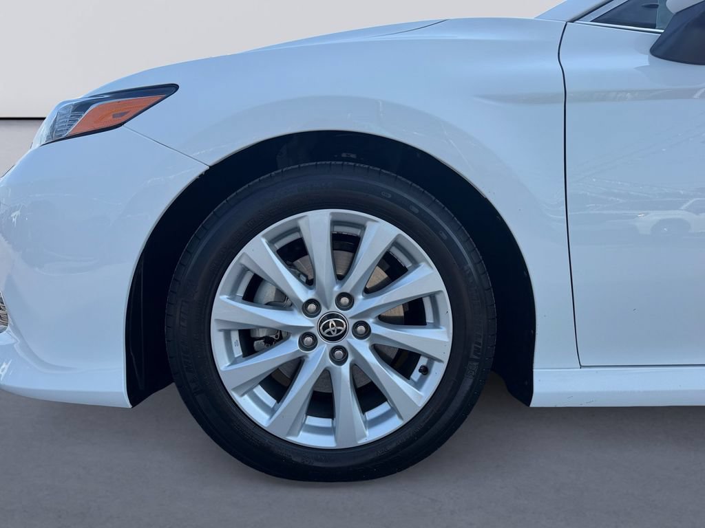 Used 2020 Toyota Camry LE AWD/4WD image 9