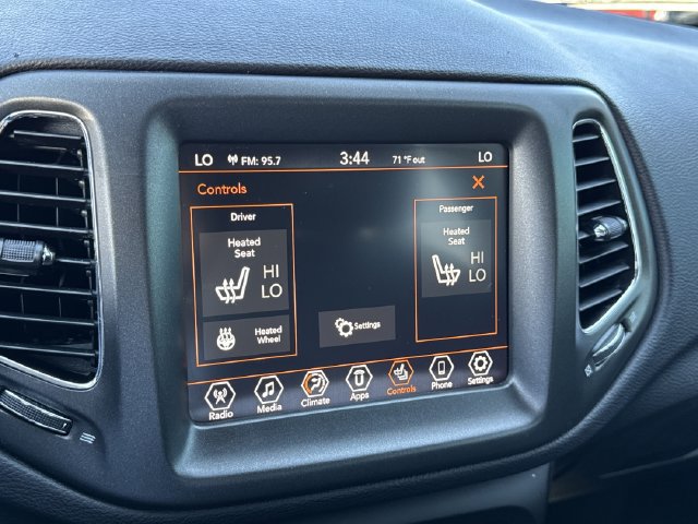 Used 2018 Jeep Compass Trailhawk w/ Leather Interior Group AWD/4WD image 34