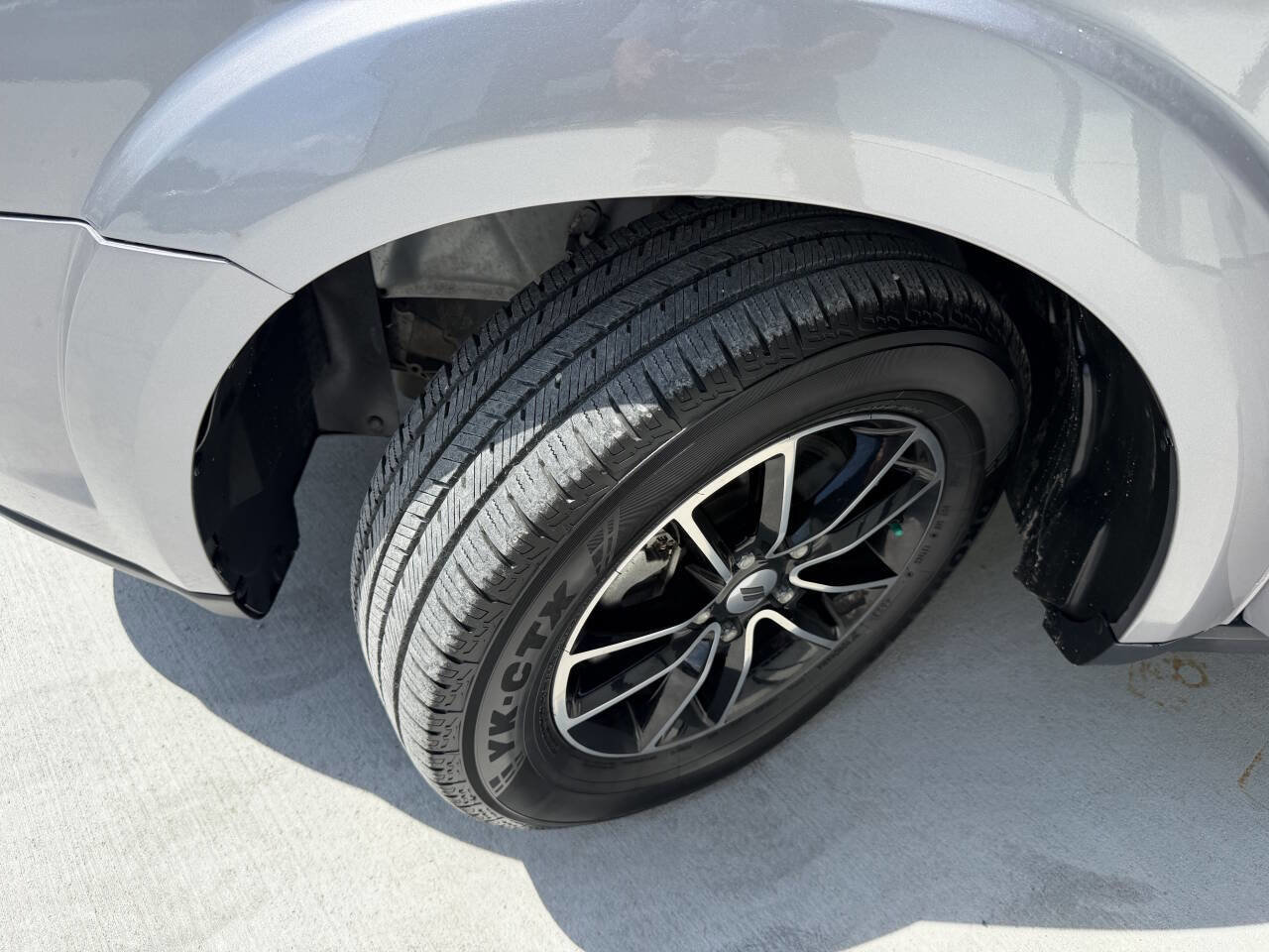 Used 2019 Dodge Journey SE FWD image 21