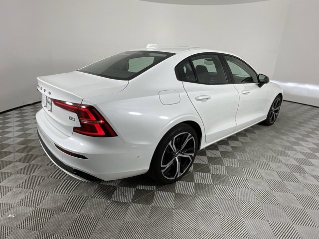Used 2024 Volvo S60 B5 Plus image 8