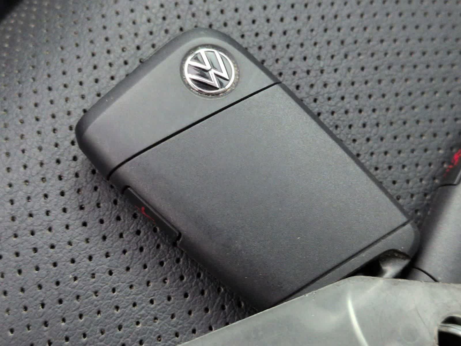 Certified 2022 Volkswagen Taos SEL AWD/4WD image 32