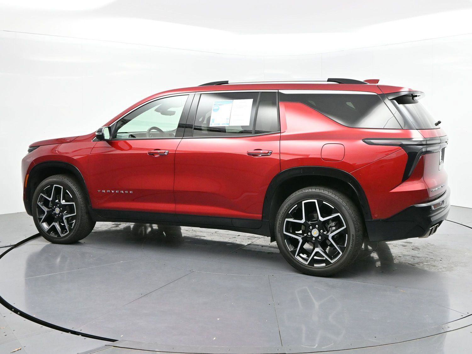 Used 2025 Chevrolet Traverse High Country image 5