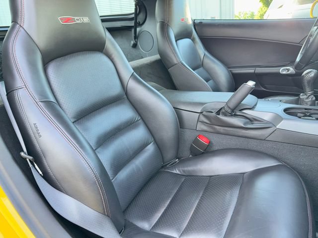 Used 2006 Chevrolet Corvette Z06 w/ Preferred Equipment Group RWD image 9