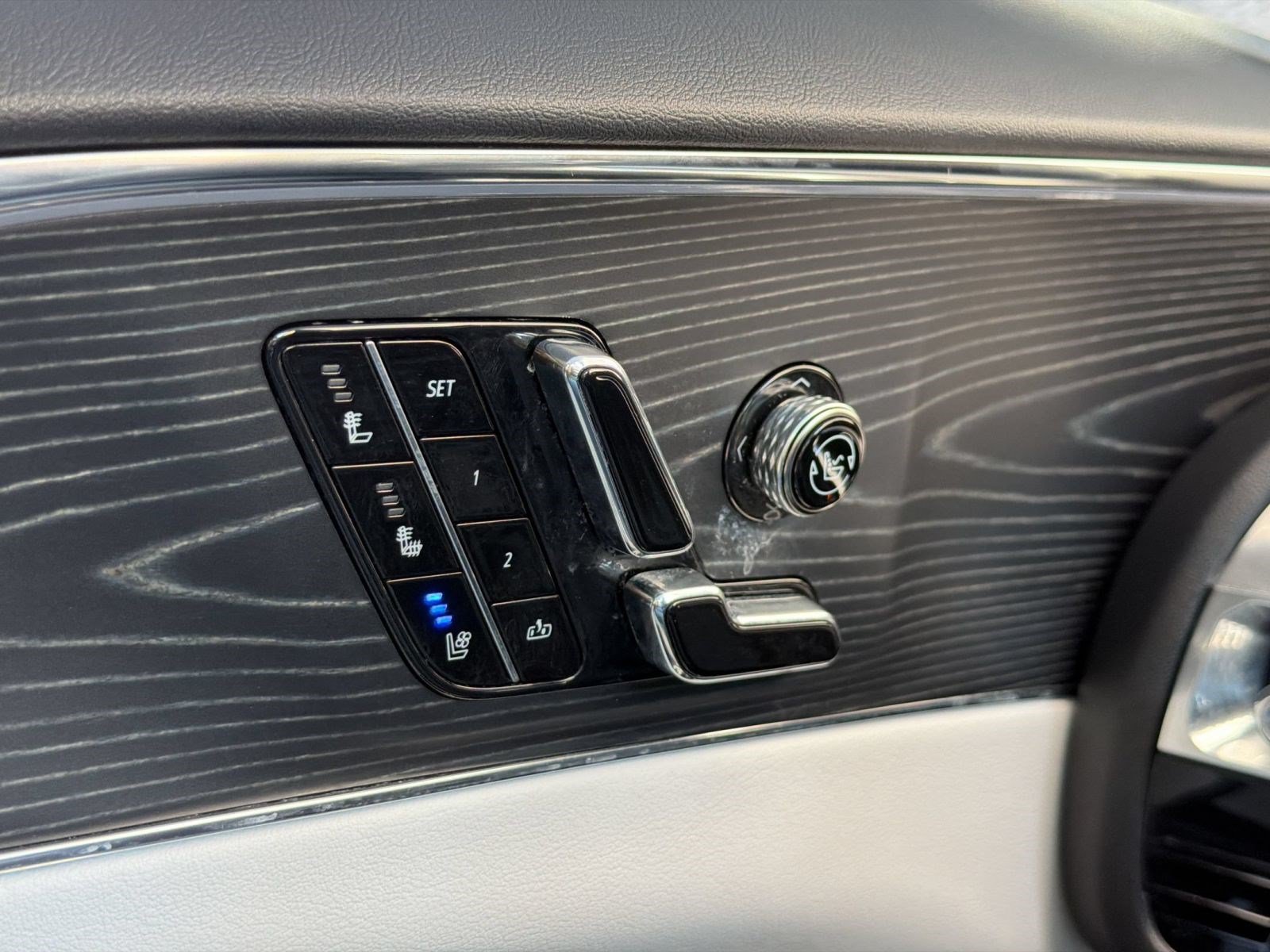Certified 2024 Cadillac Lyriq Sport AWD/4WD image 27