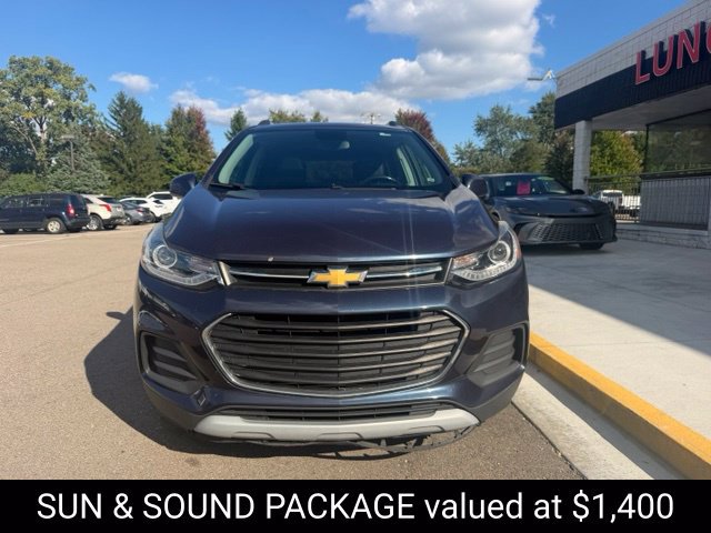 Used 2019 Chevrolet Trax LT w/ Sun & Sound Package FWD image 3