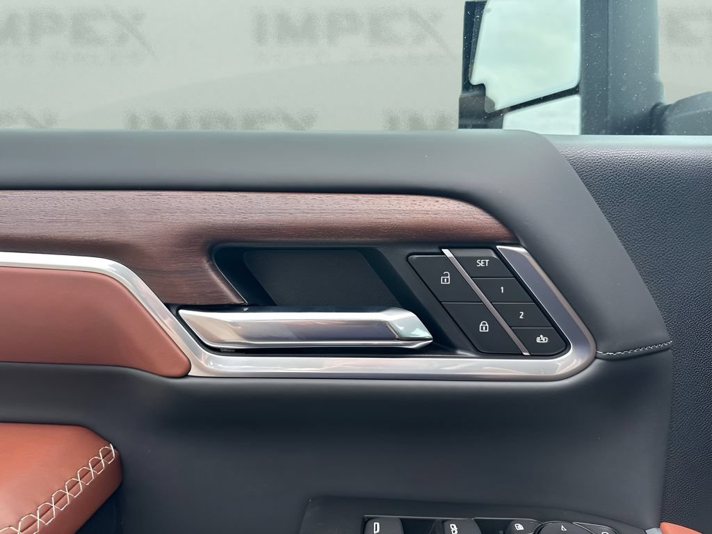 New 2026 GMC Sierra 3500 Denali Ultimate AWD/4WD image 11