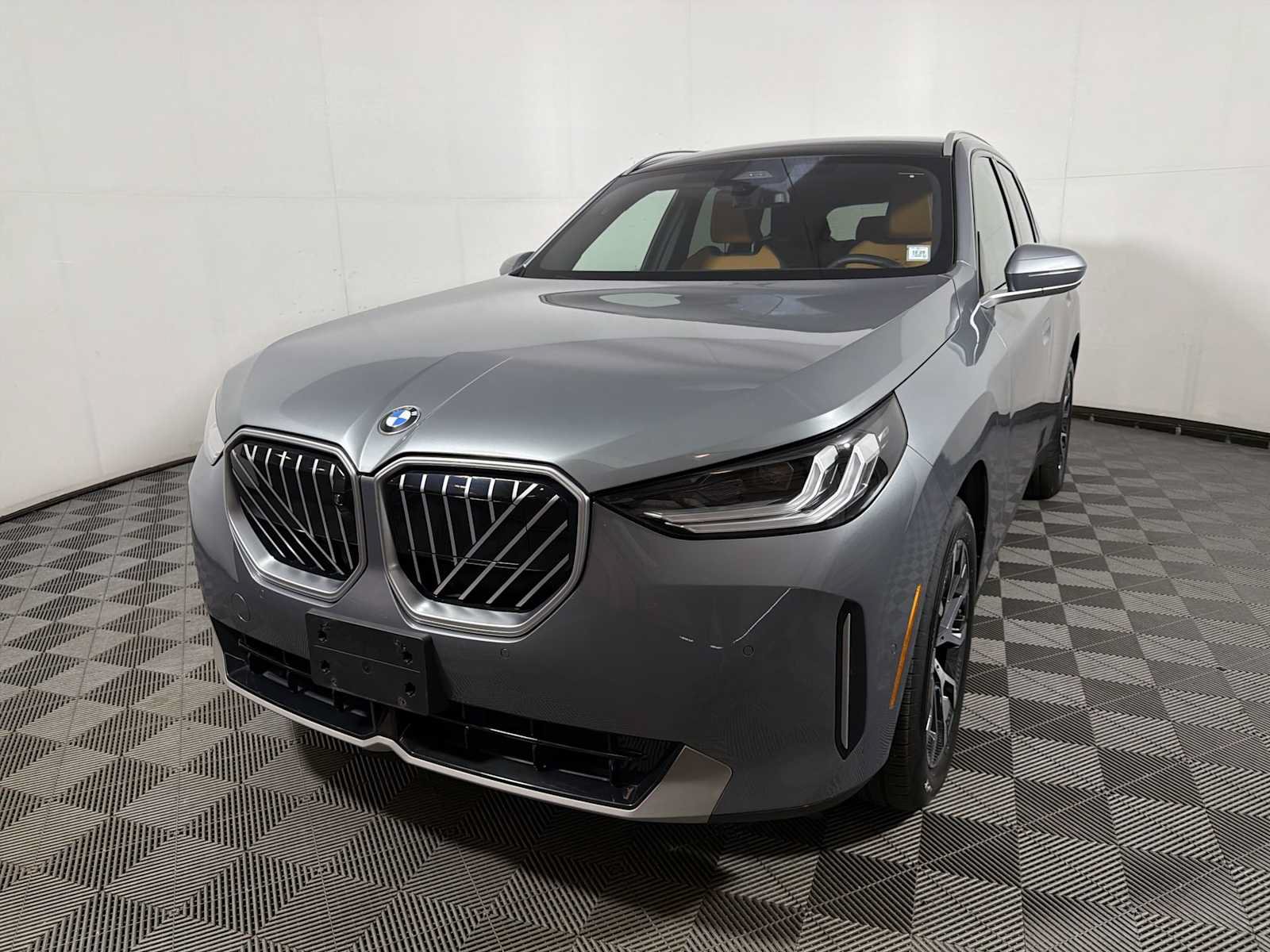 Used 2026 BMW X3 xDrive30i w/ Premium Package AWD/4WD image 3