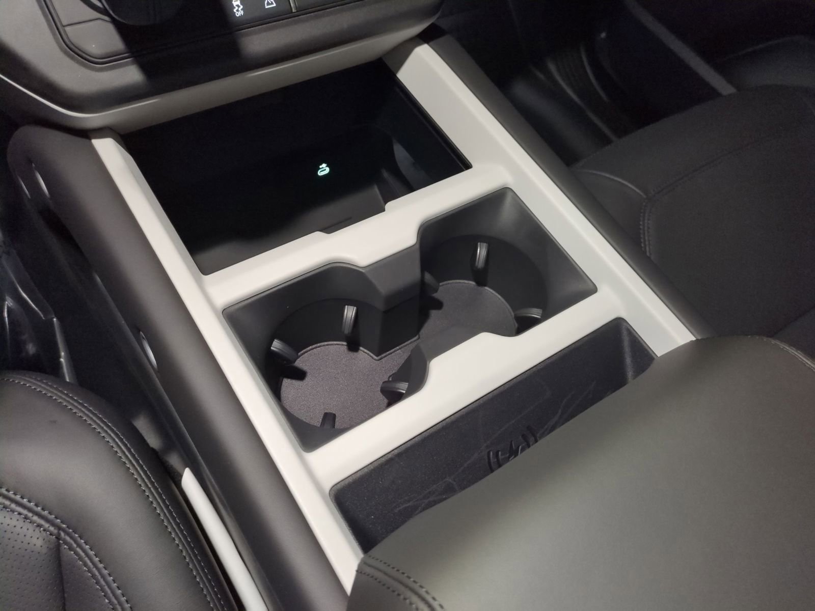 New 2026 Land Rover Defender 130 S image 22