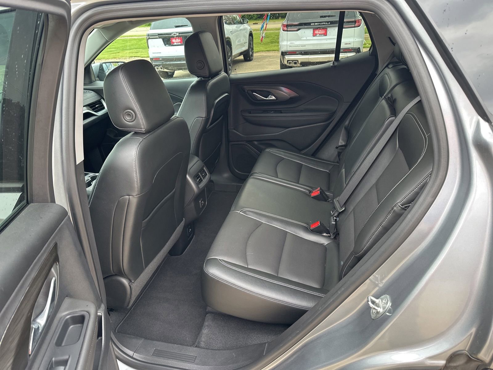 Used 2023 GMC Terrain SLT AWD/4WD image 20