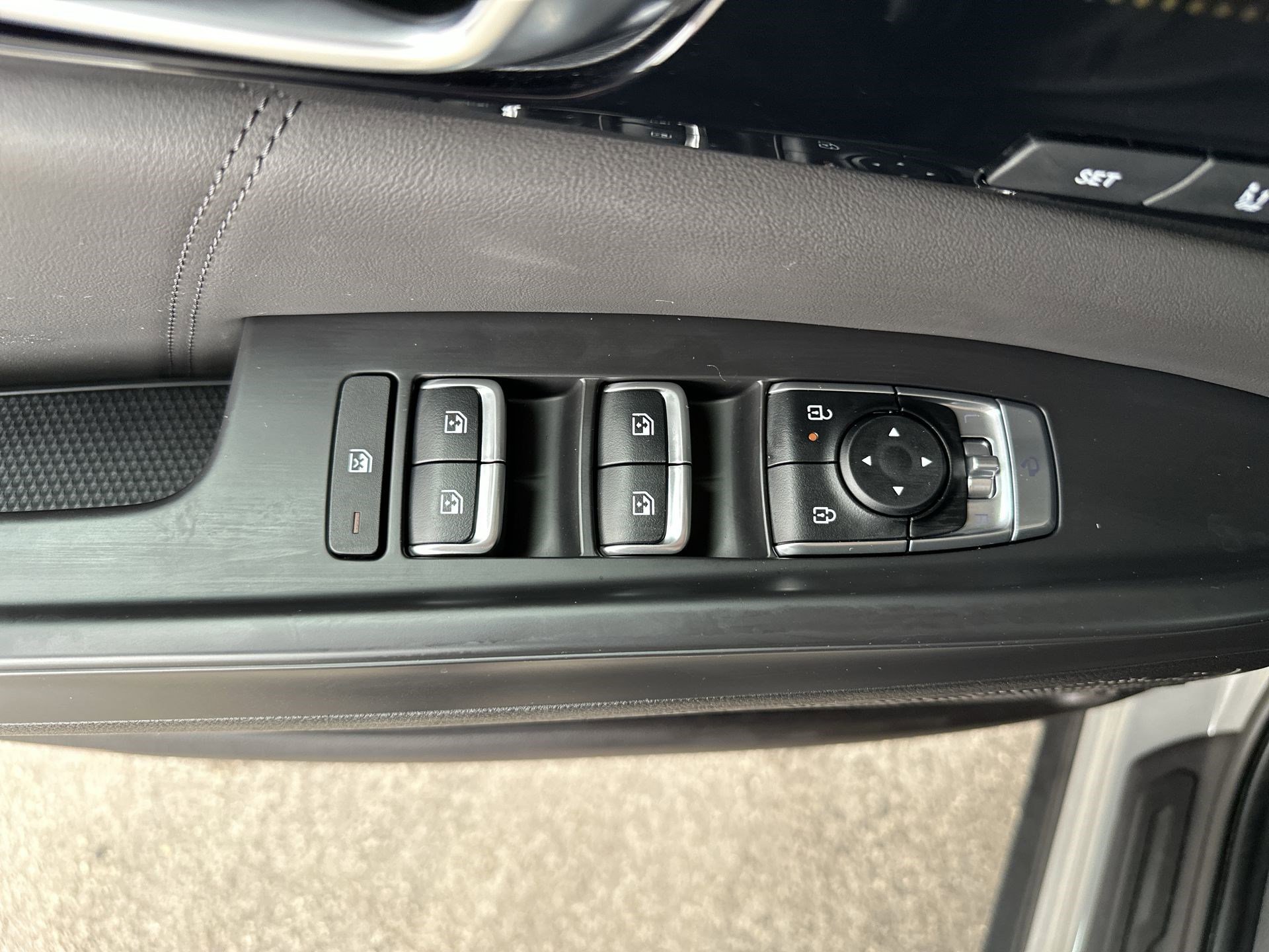 Certified 2025 Kia Carnival SX Prestige image 15