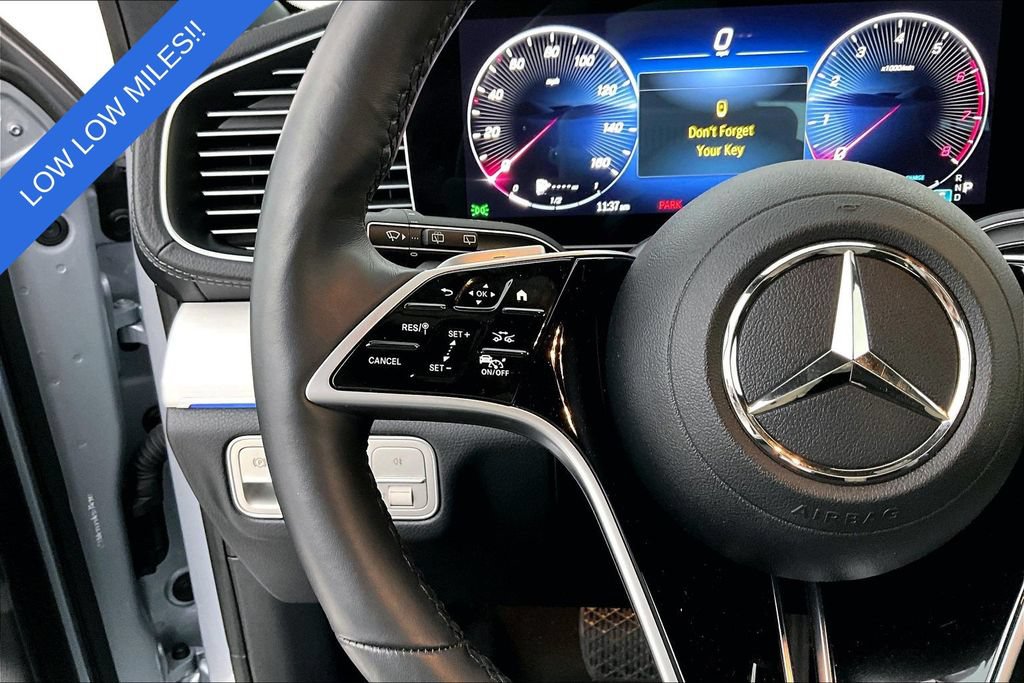 Used 2025 Mercedes-Benz GLS 450 4MATIC image 26