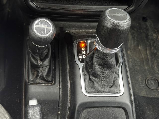 Certified 2022 Jeep Gladiator Willys image 37