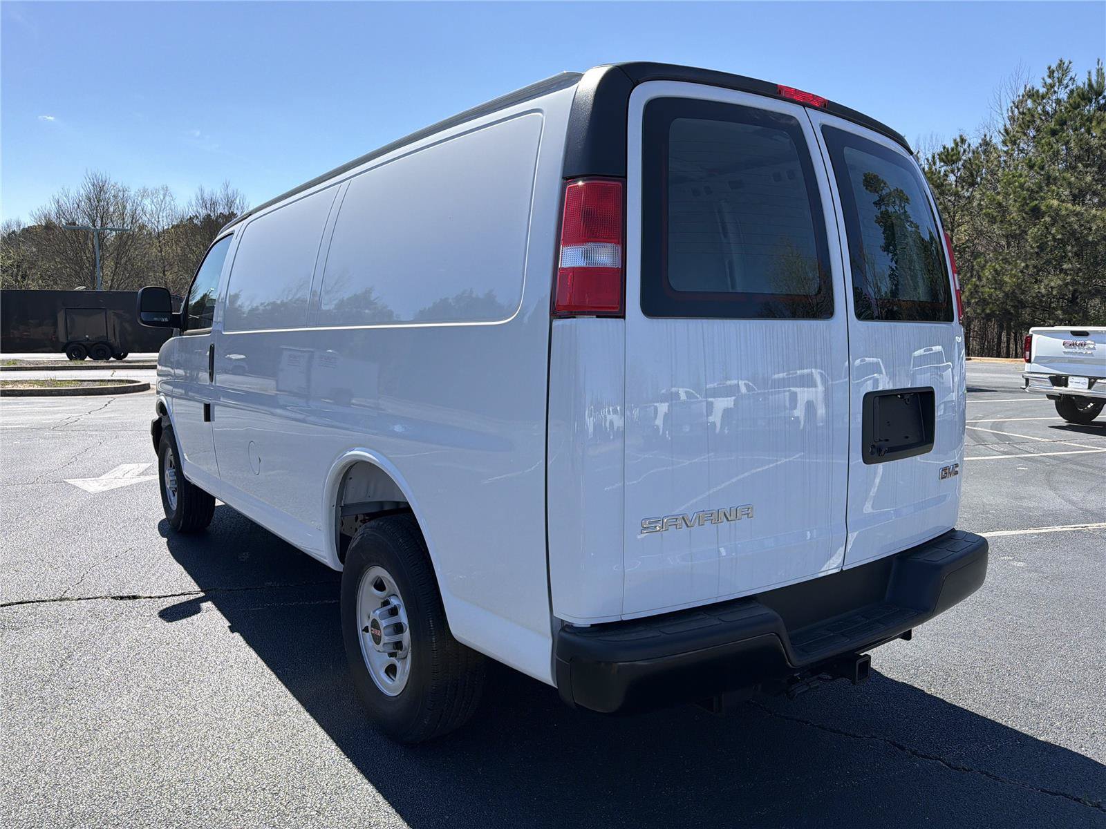 New 2025 GMC Savana 2500 w/ Driver Convenience Package RWD image 4