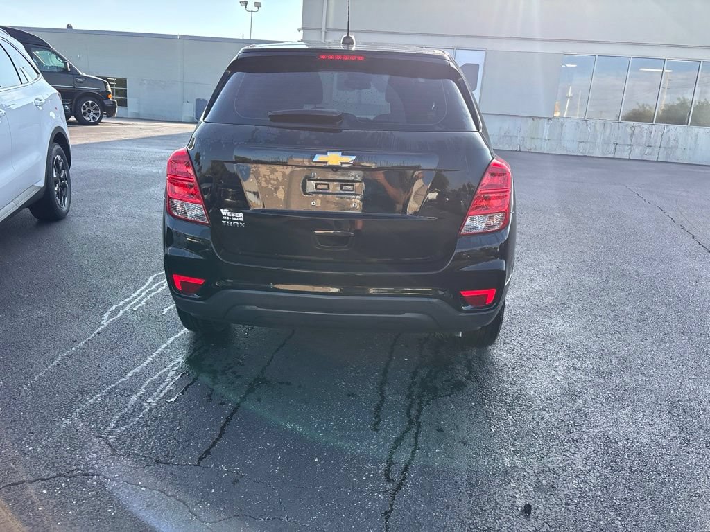 Used 2020 Chevrolet Trax LS FWD image 4