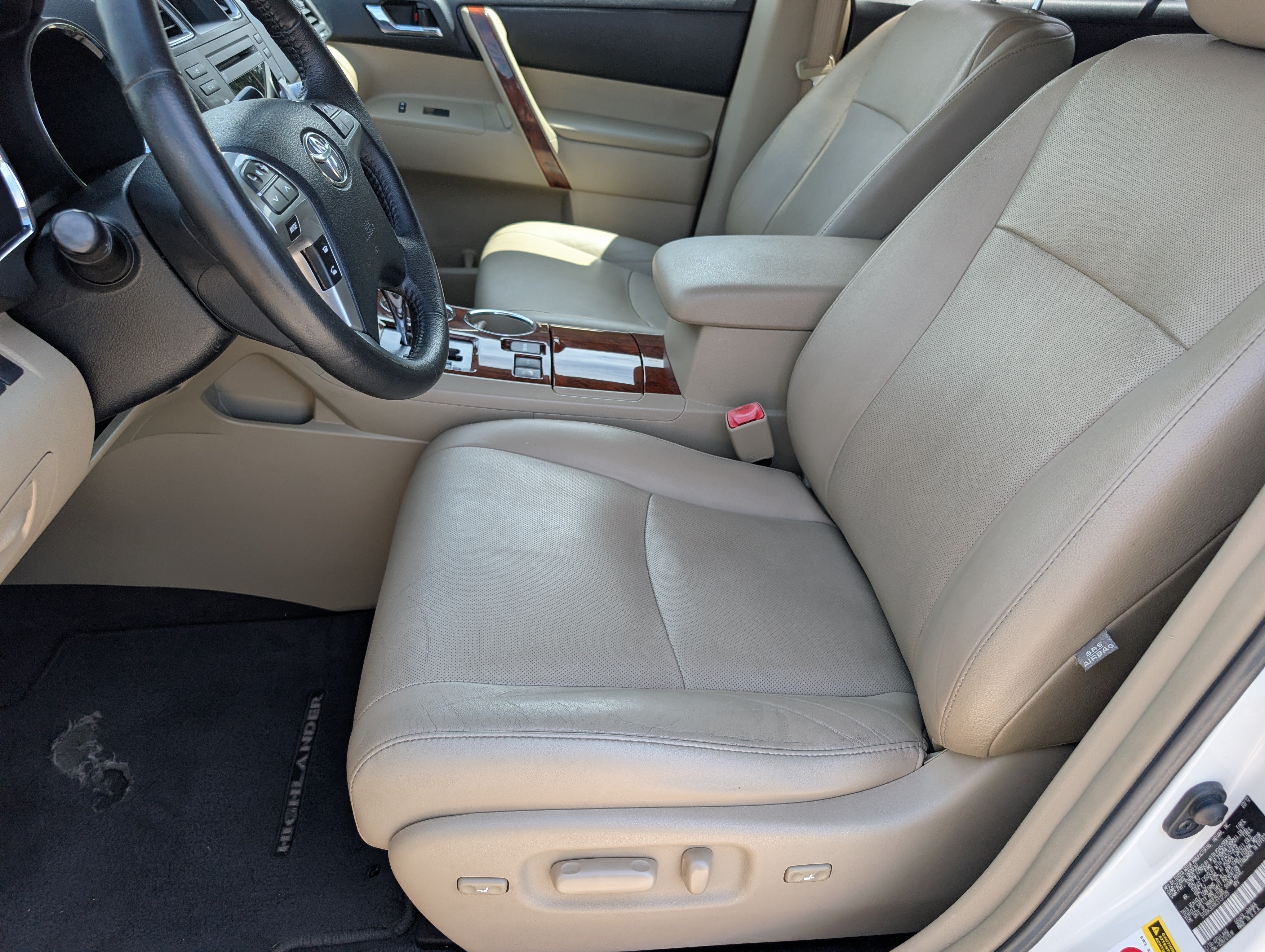 Used 2012 Toyota Highlander Limited w/ Tow Pkg AWD/4WD image 9