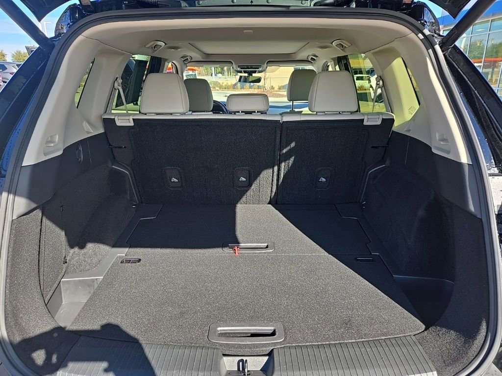 Used 2023 Nissan Rogue SL w/ SL Premium Package image 33