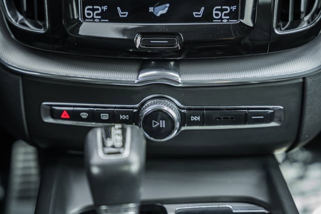 Used 2021 Volvo XC60 T6 R-Design w/ Advanced Package image 22