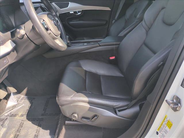 Used 2021 Volvo XC90 T5 Momentum w/ Protection Package Premier image 16
