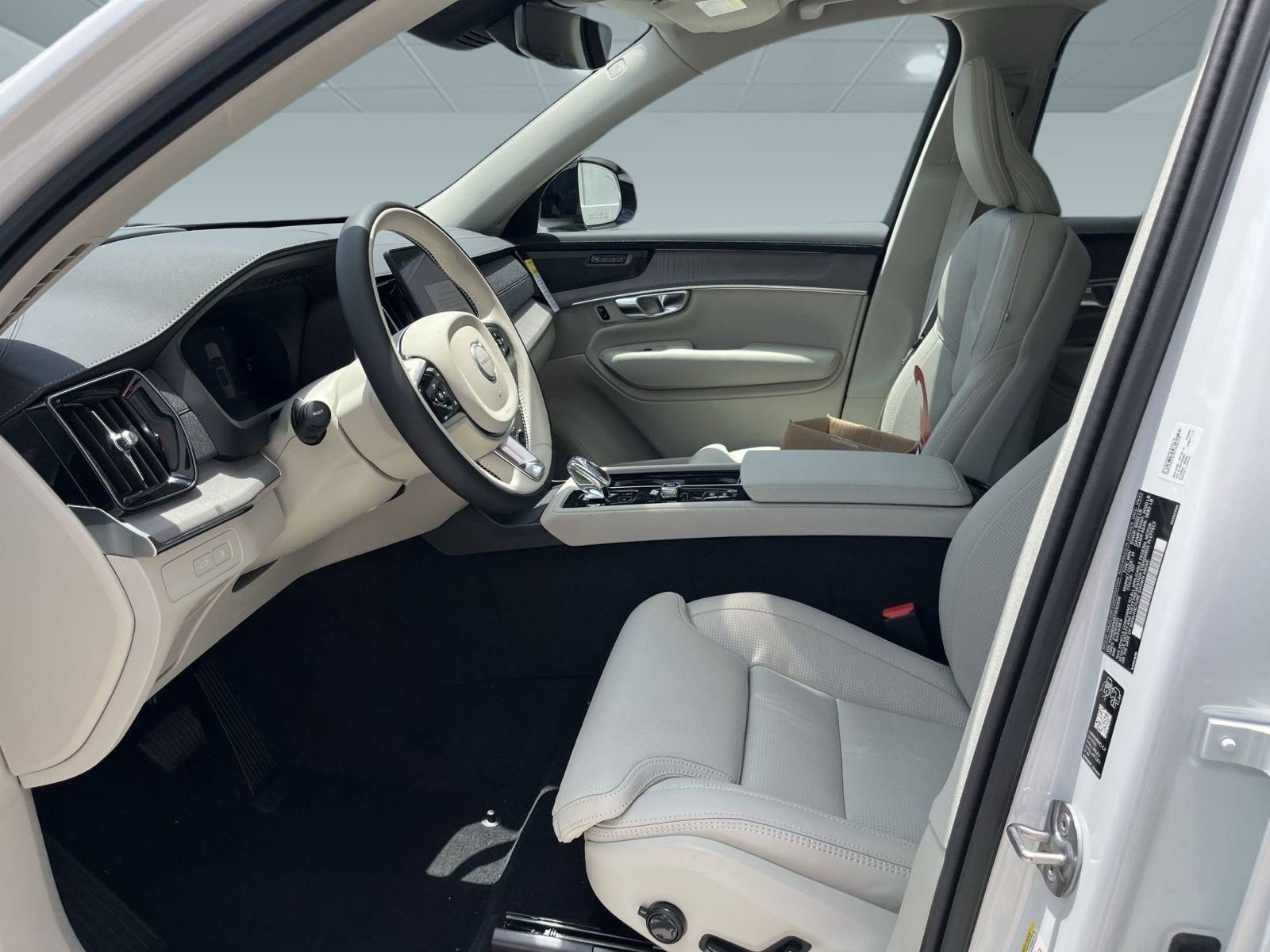 New 2026 Volvo XC90 T8 Ultra w/ Protection Package image 5