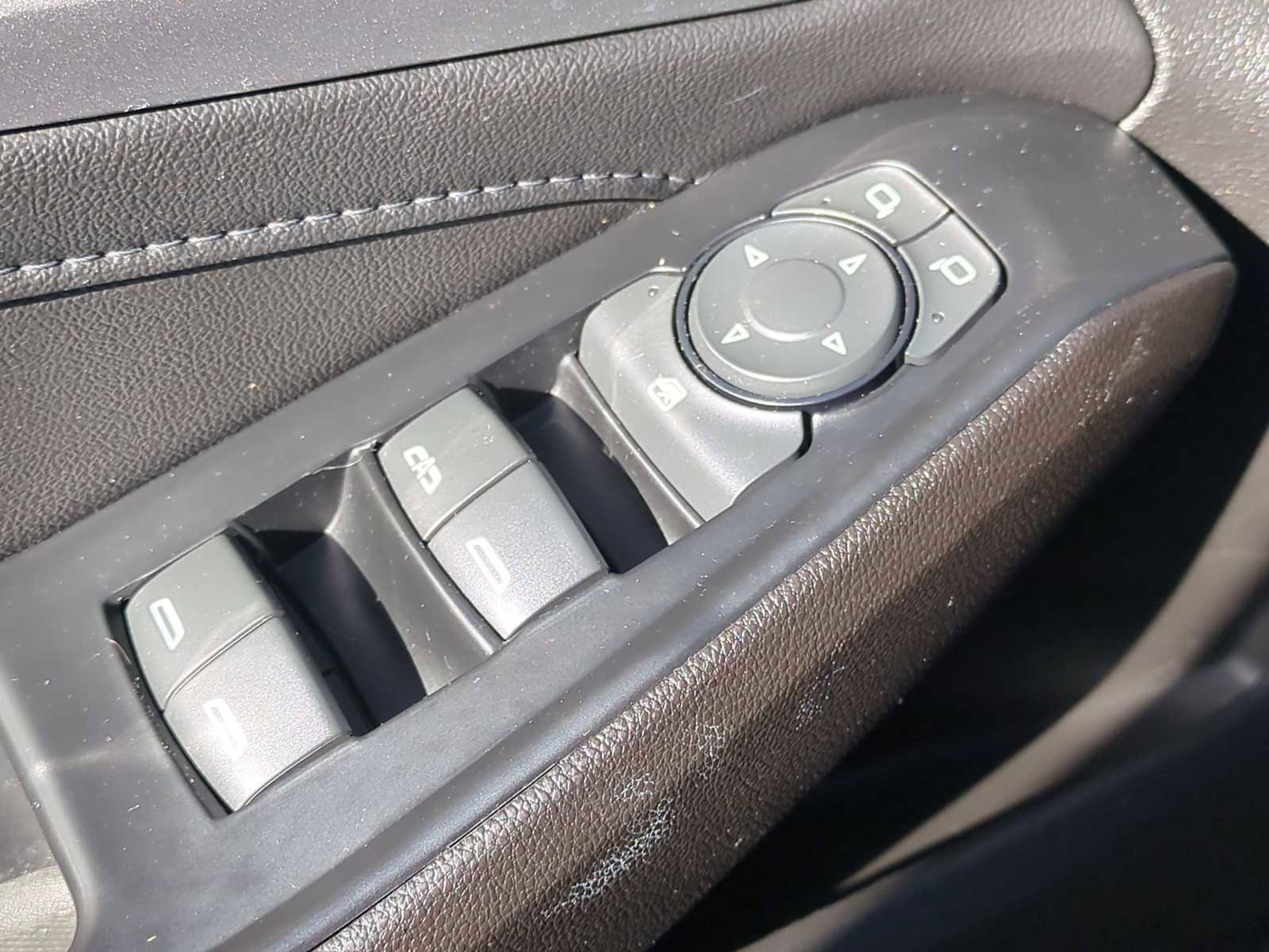 Used 2023 Chevrolet Traverse LT image 23