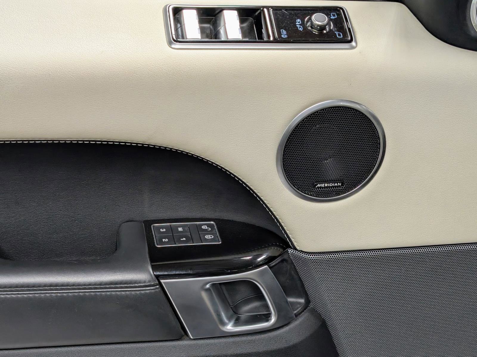 Used 2020 Land Rover Range Rover Sport HSE image 14