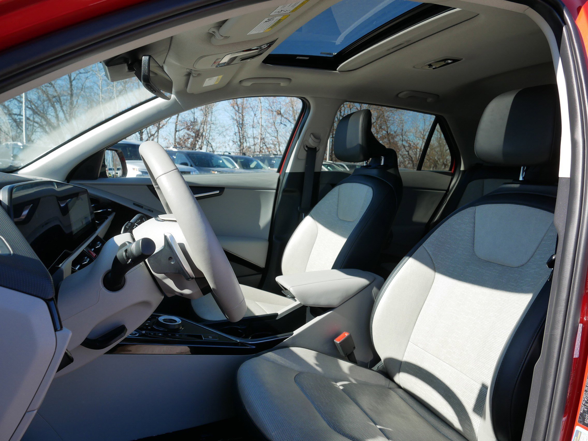 Certified 2023 Kia Niro Wave w/ Wave Preserve Package image 34